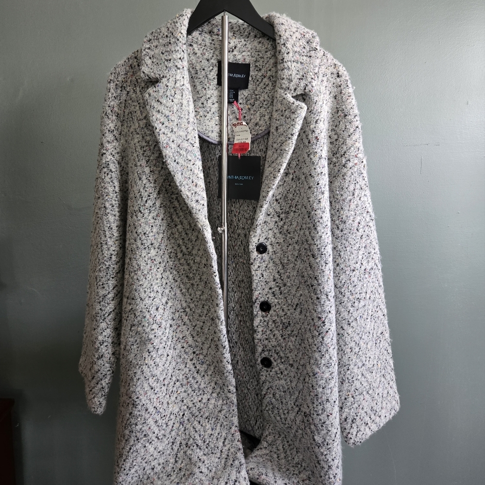 Women's White With Flecks Of Different Colors